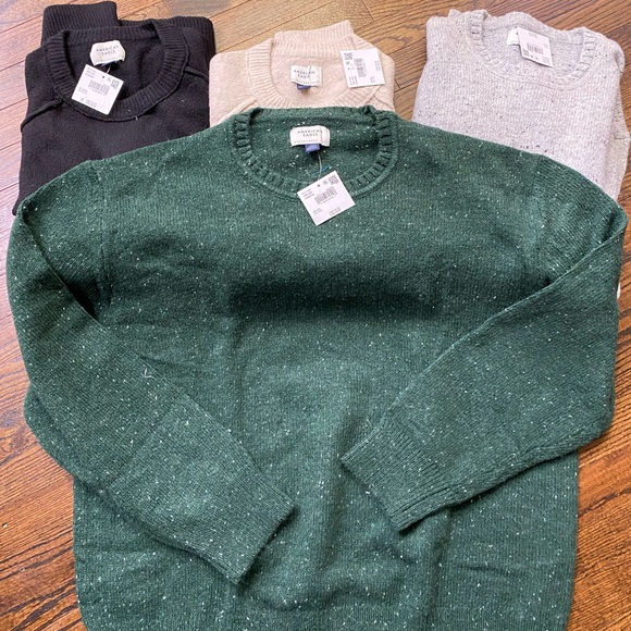 American Eagle Outfitters Crewneck Sweaters - NWT, Black - Picture 3 of 4